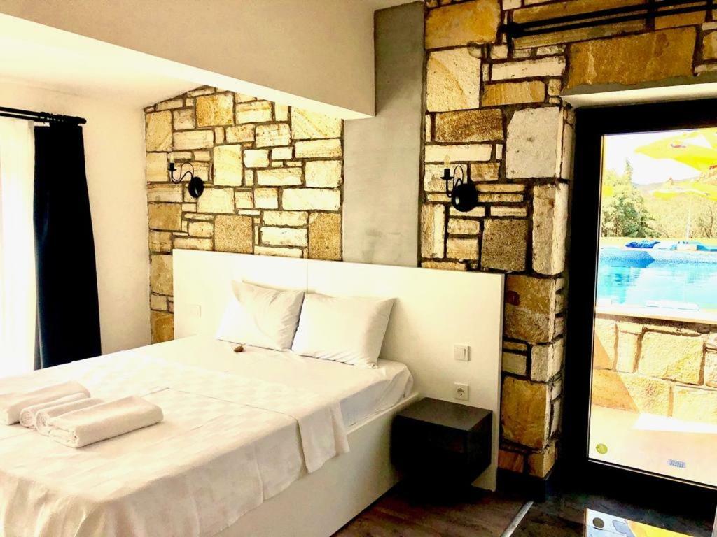 Victoria Hotel And Lounge فوكا المظهر الخارجي الصورة
