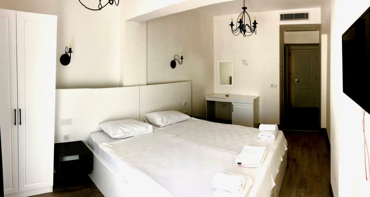 Victoria Hotel And Lounge فوكا المظهر الخارجي الصورة