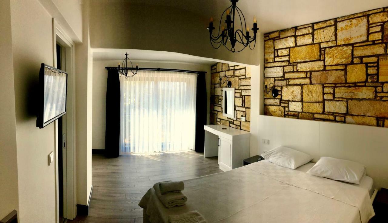 Victoria Hotel And Lounge فوكا المظهر الخارجي الصورة